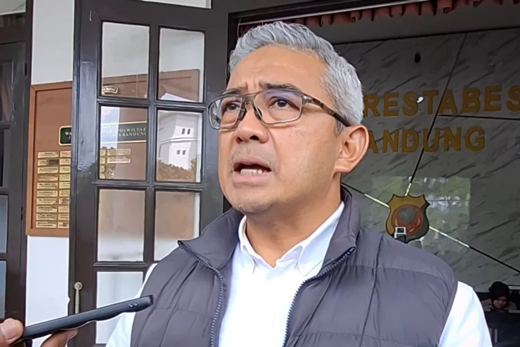 Farhan: Enam Bulan Kota Bandung Harus Lepas dari Pembinaan Sampah