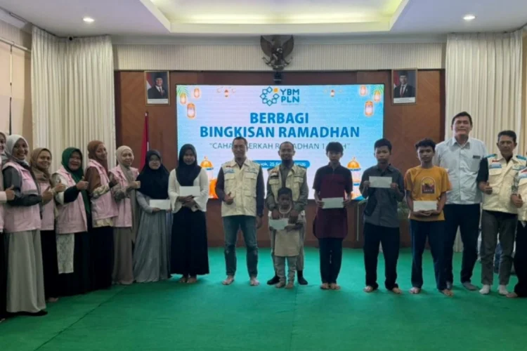 Berbagi Berkah Ramadan, YBM PLN UP3 Depok Santuni Guru Ngaji dan Keluarga Dhuafa