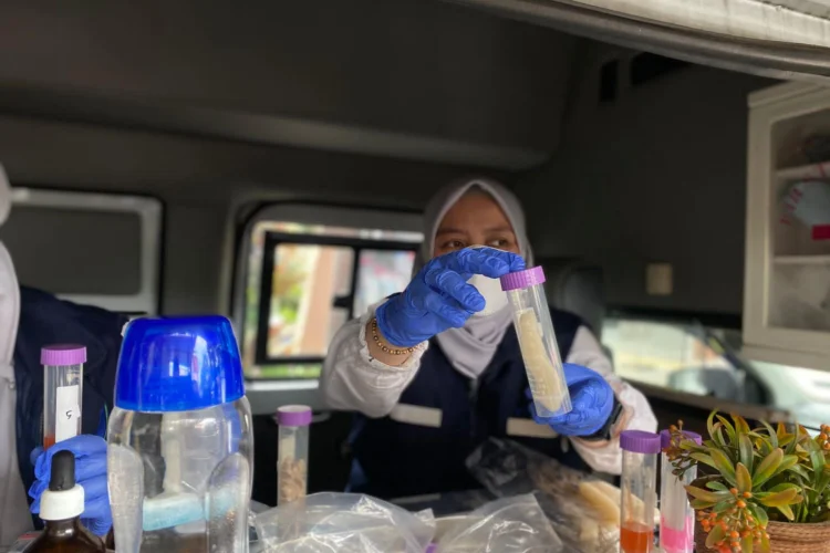 Uji Cepat Takjil di Alun-alun Lembang, BPOM Bandung Pastikan Bebas Zat Berbahaya