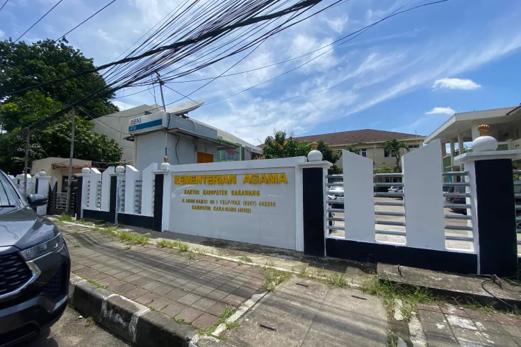 Jemaah Umroh Asal Karawang Belum Bisa Pulang Akibat Konflik Timur Tengah