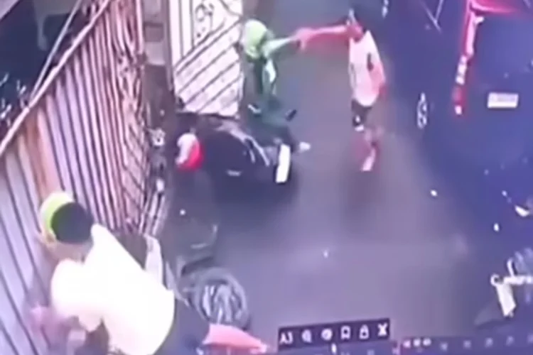 Dua Terduga Maling Motor Ditangkap Warga di Jalan Biduri Jakarta