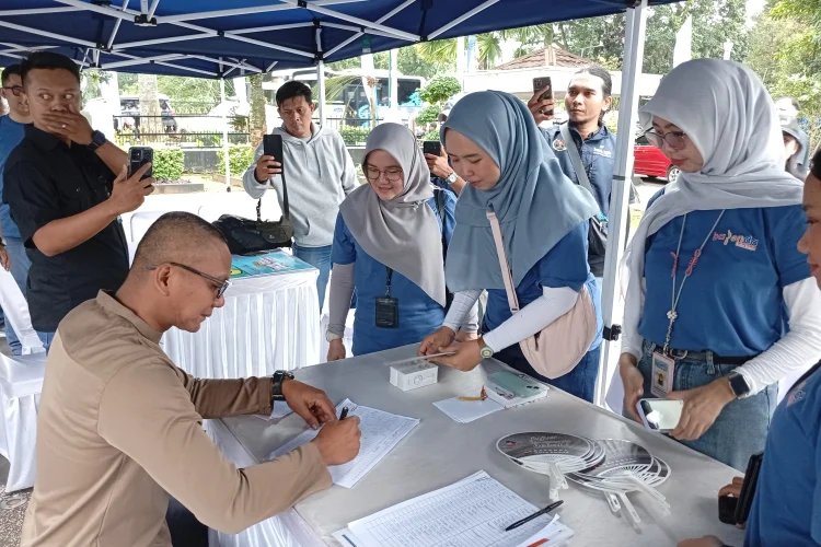Kembali Masuk Kerja ke Balai Kota, Jenal Langsung Bayar PBB-P2