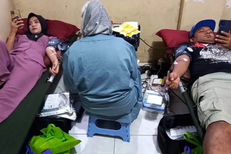 Pemdes Sumber Kidul Gelar Donor Darah dan Bagi-bagi Takjil Selama Ramadan