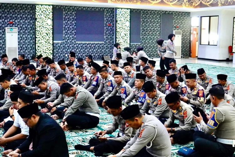 Doa Bersama Jelang Ops Ketupat Lodaya 2026, Ditlantas Polda Jabar Libatkan Anak Yatim