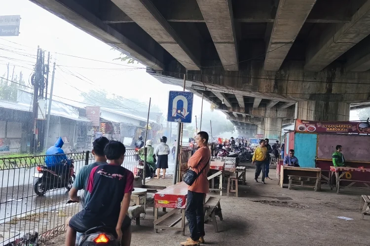 Cuaca Tidak Menentu, Warga Cirebon Keluhkan Hujan yang Tak Merata Jelang Lebaran