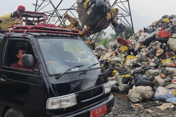 Selama Ramadan 2026, Volume Sampah di Cimahi Melonjak 40 Persen
