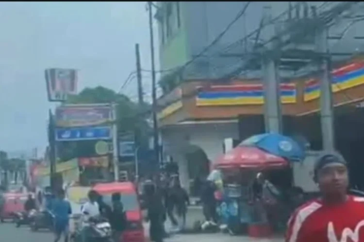 Diduga Berebut Lahan Parkir, 5 Orang Terluka Usai Pengeroyokan di Minimarket Sukabumi