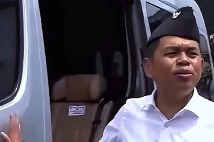 Dedi Mulyadi Ubah Mercy Eks Mobil Dinas Gubernur Jabar Jadi Klinik Keliling Pemudik