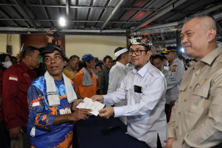 Bupati Cirebon Apresiasi Kompensasi Mudik untuk Tukang Becak dan Sopir Angkot