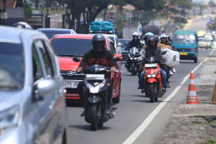 Ribuan Kendaraan Melintas di Nagreg, Dishub: Puncaknya H-1 Lebaran