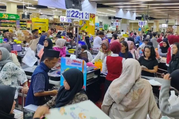 Jelang Lebaran 1447 H, Pengunjung Serbu Plaza Asia Tasikmalaya, Penjualan Naik 80%