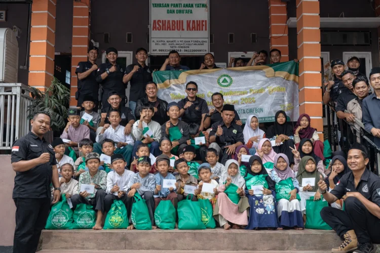 LPKSM Al Jabbar Kota Cirebon Salurkan 120 Paket Santunan untuk Anak Yatim dan Duafa