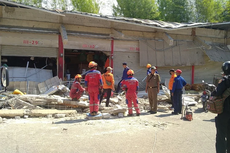 Selidiki Ambruknya Kanopi Beton Pasar Soreang, Polresta Bandung Minta Bantuan Polda