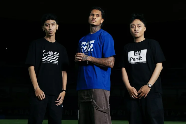 Kolaborasi Persib-Weekend Offender, Luncurkan Streetwear EKsklusif