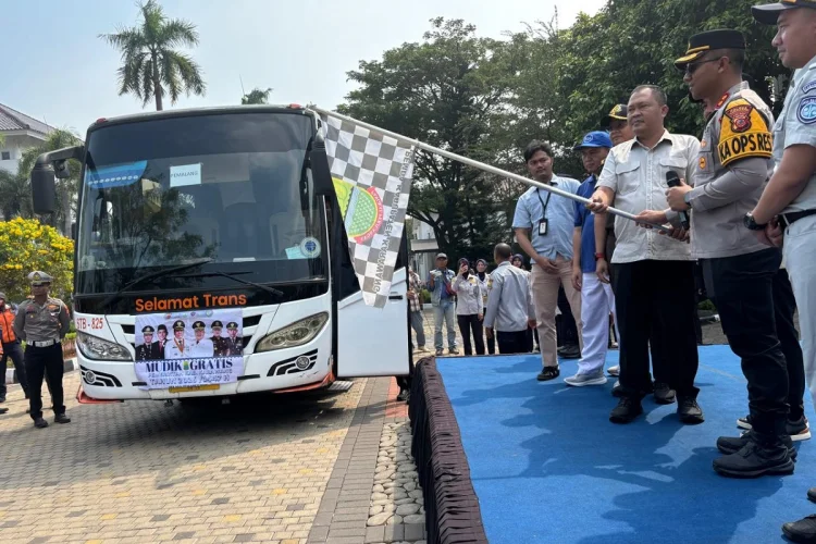 Mudik Gratis Pemkab Karawang, Bupati Lepas 1.192 Pemudik ke Berbagai Tujuan
