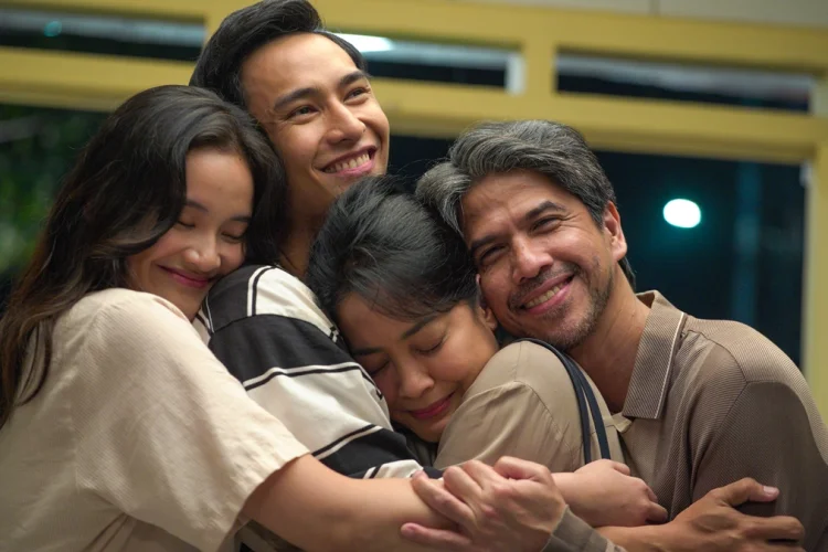 Lebaran Tahun Ini, Film Tunggu Aku Sukses Nanti Hadir di Bioskop