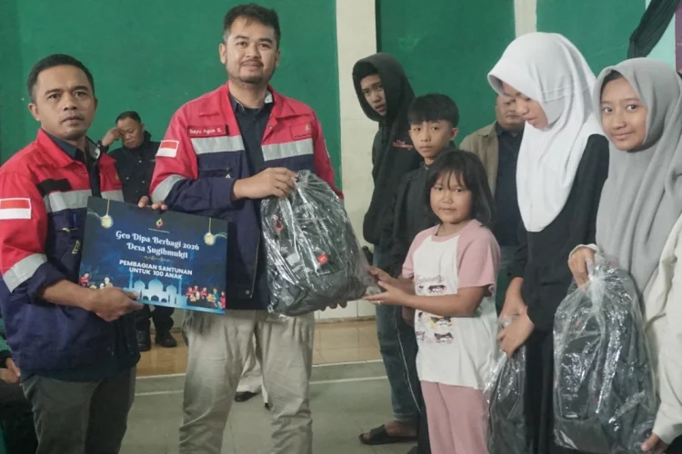 PT Geo Dipa Energi Bagikan Ribuan Paket Sembako untuk Warga di Tiga Desa di Pacira
