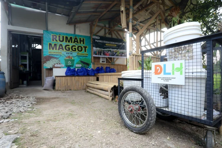 DLH Kota Bandung Imbau Warga Stop Buang Sampah ke TPS Saat Lebaran