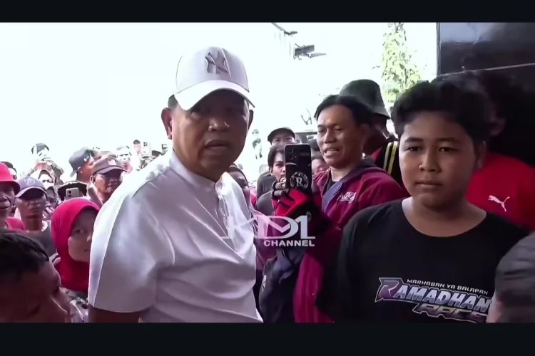 Dedi Mulyadi Temui Penyapu Koin di Jalur Mudik, Fokus Edukasi dan Solusi Pekerjaan