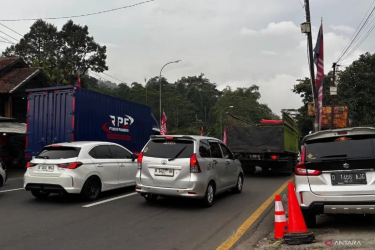 Volume Kendaraan di Kawasan Wisata Jabar Naik, Polisi Siapkan Strategi Urai Kemacetan