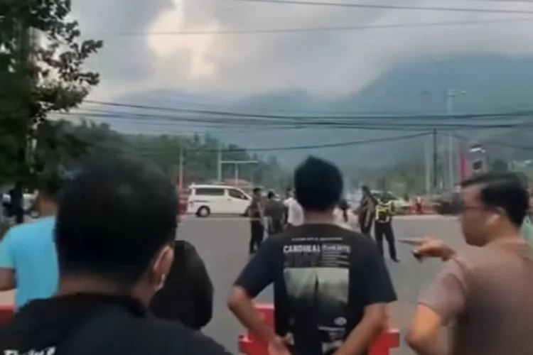 Ratusan Pengendara Mengamuk Akibat One Way, Macet Parah Berjam-Jam di Garut