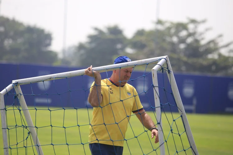 Jelang Ladeni Semen Padang, Bojan Hodak Bongkar Kondisi Skuat Persib