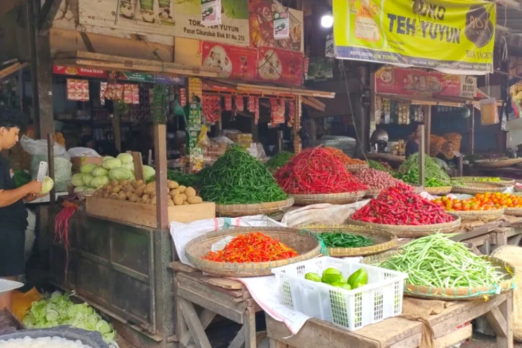 Harga Mulai Turun, Sayuran di Pasar Cikurubuk Kota Tasikmalaya Terkendala Pasokan