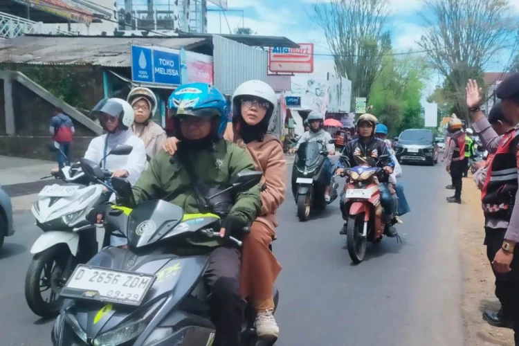 Lalu Lintas KBB Padat Dua Hari Berturut-turut, Puluhan Ribu Kendaraan Padati Jalanan