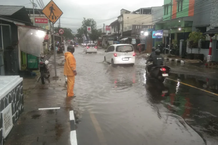Siaga Cuaca Ekstrem, Pemkot Tasikmalaya Pastikan Aliran Sungai Tetap Lancar