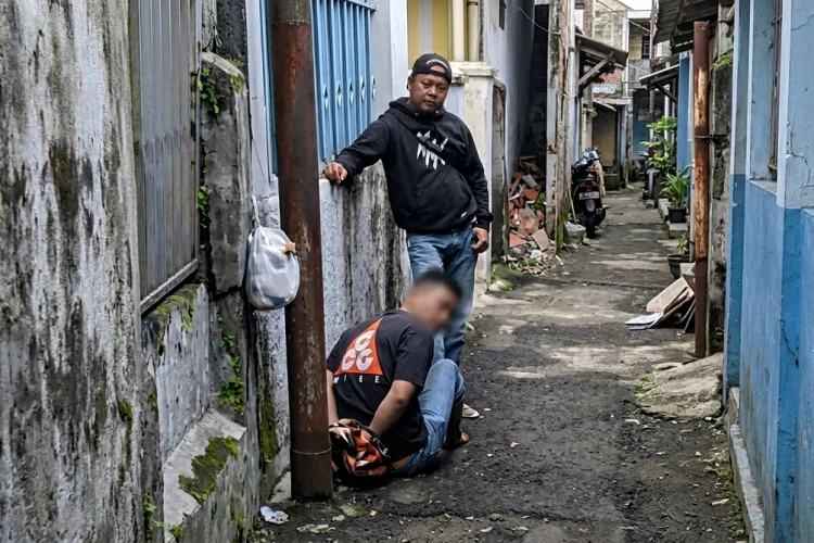 Polres Cirebon Kota Ringkus 4 Pembobol Rumah Kosong di Bandung