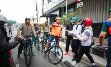 Kebijakan WFH Kota Bandung, Pimpinan Tetap Ngantor Pakai Sepeda dan Angkutan Umum