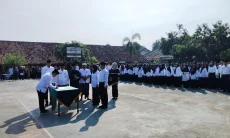 Bupati Karawang Pasang Badan Lindungi Guru Ungkap Kecurangan MBG