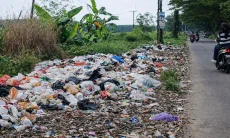 Pelaku Usaha di Cirebon Timur Keluhkan Gangguan Pengangkutan Sampah