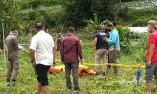 Jenazah Pria Tersangkut Sampah di Sungai Lembang, Warga Kampung Ciputri Geger