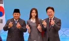 Berpose 'Finger Heart', Presiden Prabowo dan Carmen Hearts2Hearts Makan Malam Bersama