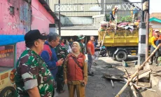 Tutup TPS Ilegal di Pasar Recok, DLH Cimahi Angkut 3,5 Ton Sampah