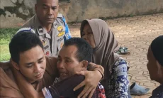 Terpisah 2 Dekade, Polsek Cipeundeuy Pertemukan Ayah dan Anak