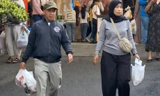 Plastik Mahal, Farhan Ajak Warga Kota Bandung Beralih ke Wadah Ramah Lingkungan