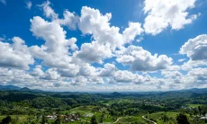 Prakiraan Cuaca Bandung Hari Ini, Senin 13 April 2026: Pagi Panas Sore Hujan