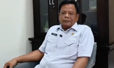 Harga Plastik Naik Tajam, Pedagang Kecil di Cirebon Terjepit