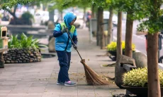 Pemkot Bandung Perketat Disiplin Petugas Kebersihan, Sanksi Pemecatan Diberlakukan