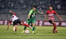 Link Nonton Persebaya vs Madura United, Prediksi Susunan Pemain Derby Suramadu