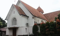 Menapaki Jejak Spiritual Gereja Santo Ignatius di Tengah Kota Militer