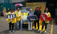Apresiasi Pelanggan Setia, IM3 Serahkan Grand Prize Mobil di Bandung