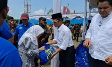 1.100 Warga Tasikmalaya Terima Bantuan Sembako dari Sinergi TNI, Kemendes dan Swasta