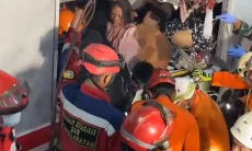 Detik-Detik Dramatis Evakuasi Korban Tabrakan KRL dan KA Argo Bromo di Bekasi Timur