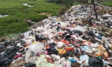 Pemprov Jabar Angkut 500 Ton Gunungan Sampah Pasar Baleendah ke TPA Sarimukti