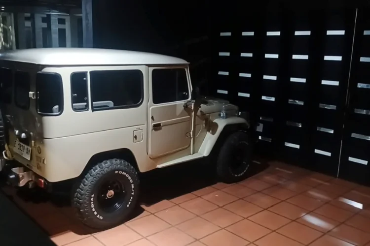Digeledah KPK, Rumah Ono Surono Sepi Hanya Terparkir Mobil Hardtop