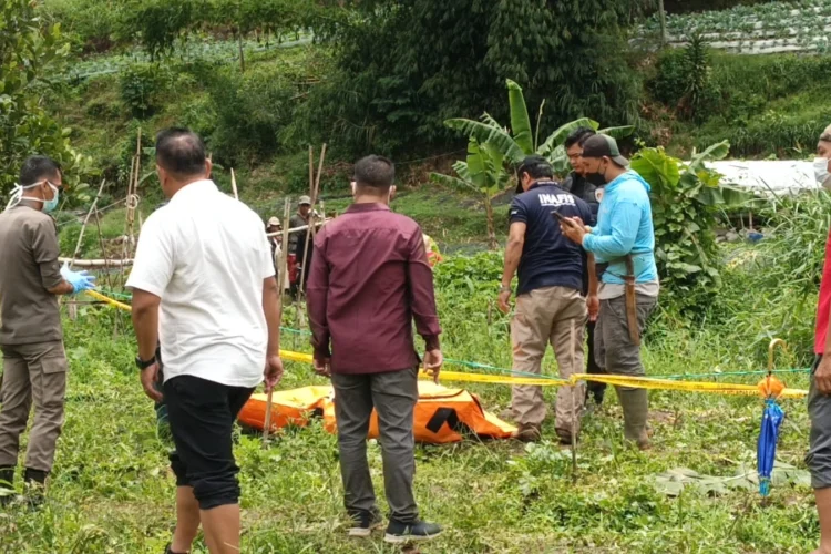 Jenazah Pria Tersangkut Sampah di Sungai Lembang, Warga Kampung Ciputri Geger