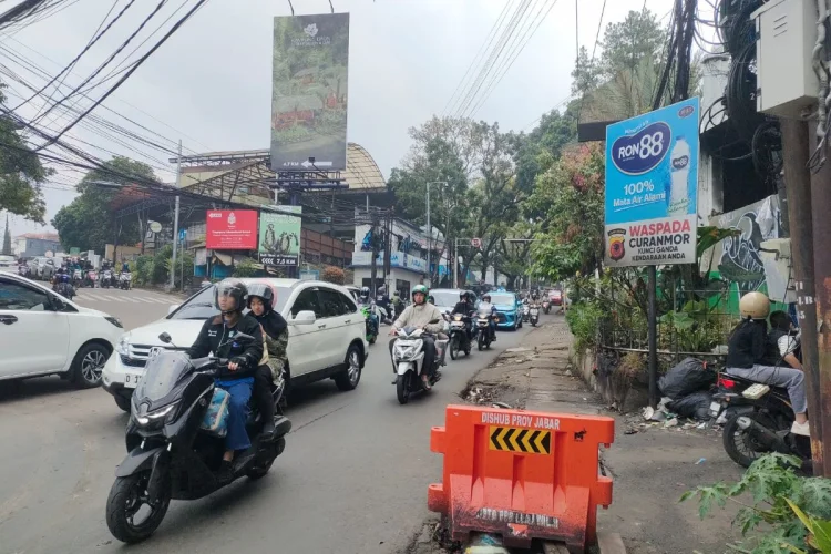 Libur Panjang Paskah, Volume Kendaraan ke Arah Objek Wisata Lembang Ramai Lancar